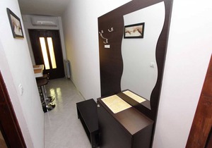 ALBERT One-Bedroom Apartment