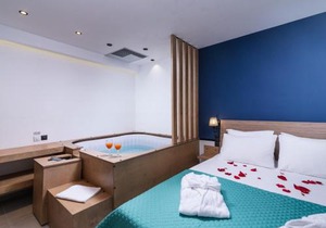 Alcyone Studios and Apartments
