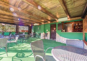 Alessandro Palace Hostel & Bar