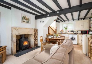 ALICE COTTAGE, pet friendly, character holiday cottage in Blockley