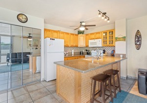 🌴Alii Villas 301 Lovely garden unit with partial ocean view from the lanai. 🌴