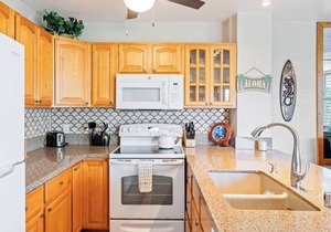 🌴Alii Villas 301 Lovely garden unit with partial ocean view from the lanai. 🌴