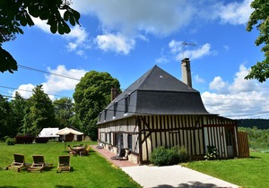 Alluring Cottage in Asnières with Terrace