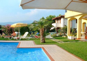 Alluring Holiday home in Lazise with Swimming Pool