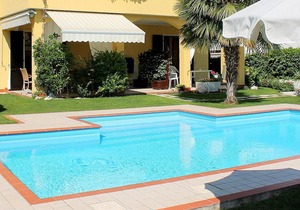 Alluring Holiday home in Lazise with Swimming Pool