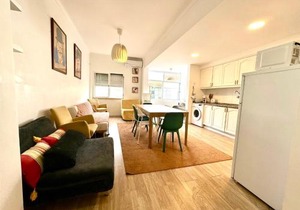 Almada big flat next To Lisbon and Caparica beach