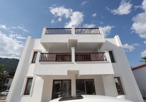 Alp Suites Limon
