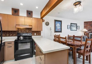 Alpenblick 1, Three Level Townhouse with Fireplace, Private Balcony, and Great Location