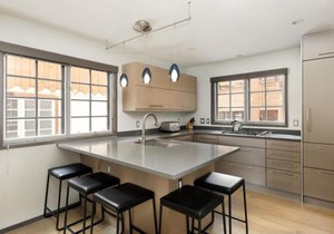 Alpenblick 10, Three level Townhome, Two Block From the Gondola