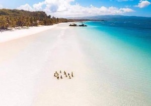 Alta Vista De Boracay by Crystal