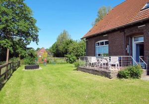 Alte Schule Berdum with 4 bedrooms and 3 bathrooms