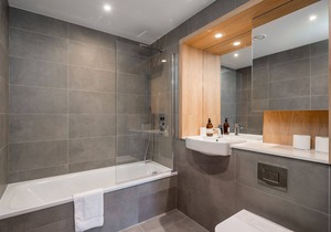 ALTIDO 2-bed flat w/ balcony in Nine Elms