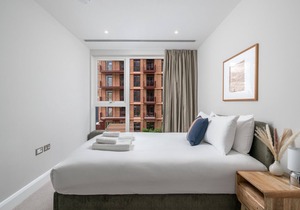 ALTIDO 3-bed flat in w/terrace in Nine Elms