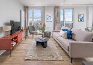 ALTIDO 3-bed flat in w/terrace in Nine Elms