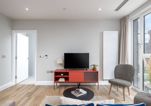 ALTIDO 3-bed flat in w/terrace in Nine Elms
