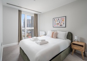 ALTIDO Modern 1-bed flat in w/terrace in Nine Elms