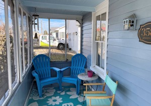 Always Sunny - island home. Pet Friendly - Close to Carnival. NO LINENS