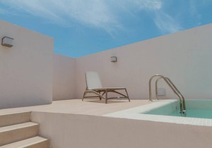 Amazing 1BR penthouse with private rooftop pool in 1 location 150m away from the beach