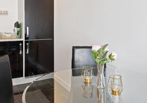 Amazing 2 Bed Apt w/Balcony nr O2 Arena