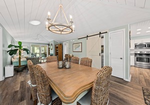 Amazing 3 BR/2BA Cottage, Amenity Cards Available!