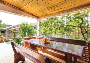 Amazing apartment in Cesarica with WiFi