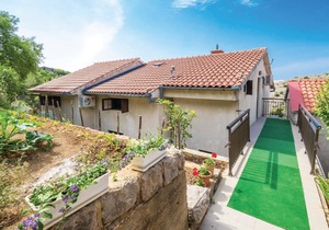 Amazing apartment in Cesarica with WiFi