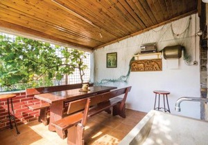 Amazing Apartment In Cesarica With Wifi