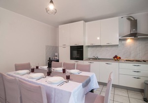 Amazing apartment in Dugi Rat with WiFi