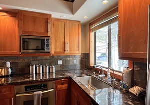 Amazing Aspen Grove Northstar Resort Chalet - Walk/Shuttle to Village - NPOA