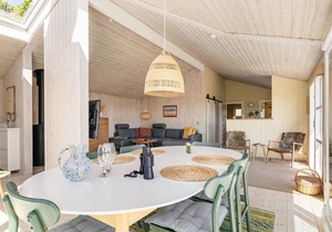 Amazing home in Bjert with WiFi