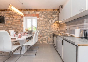Amazing home in Donje Rastane with WiFi