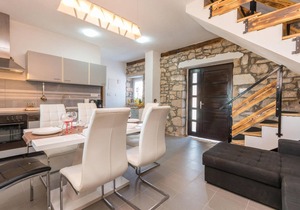 Amazing home in Donje Rastane with WiFi