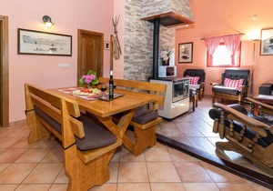 Amazing home in Desne with kitchen
