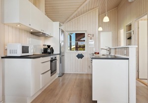 Amazing home in Frørup with WiFi