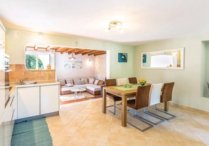 Amazing home in Blato na Cetini