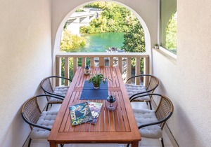 Amazing home in Blato na Cetini