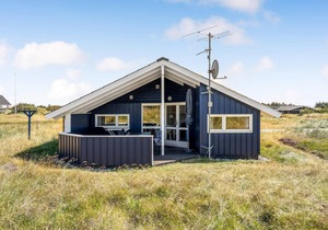 Amazing home in Hvide Sande with sauna