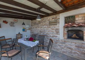 Amazing home in Kucine