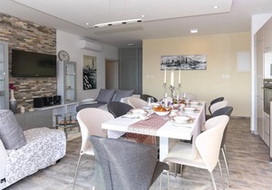 Amazing home in Kucine