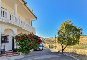 Amazing Home In Montecorto