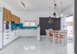 Amazing home in Peroj with WiFi