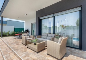 Amazing home in Peroj with WiFi