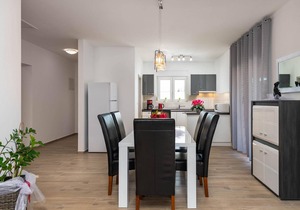 Amazing home in Pula with kitchen