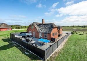 Amazing Home In Skjern With 5 Bedrooms, Sauna & Wifi