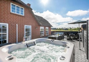Amazing Home In Skjern With 5 Bedrooms, Sauna & Wifi