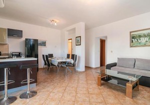Amazing Home In Supetar