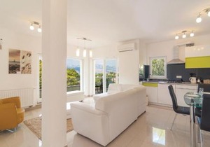 Amazing Home In Supetar