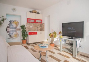 Amazing home in Zmijavci