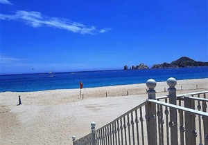 AMAZING NEW! BIG STUDIO WIFI, POOL, PET FRIENDLY 2 BLOCKS TO THE SWIMMABLE BEACH IN CABO