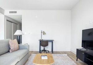 Amazing Oakland 1BR w/ Pool, W/D, Sky Deck, next to BART, by Blueground